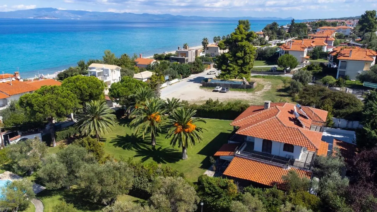 Villa Delta 2 - Steps To Beach And Mamalouka Blue Carpet Hanioti Greece